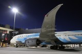 Premiere! Die ersten Fluggäste verlassen die chinesische Boeing 787, Terminal 3 ist in Betrieb (Foto: Dennis Deis)